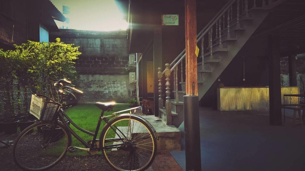 Pickbaan Hostel Ламфун Екстериор снимка