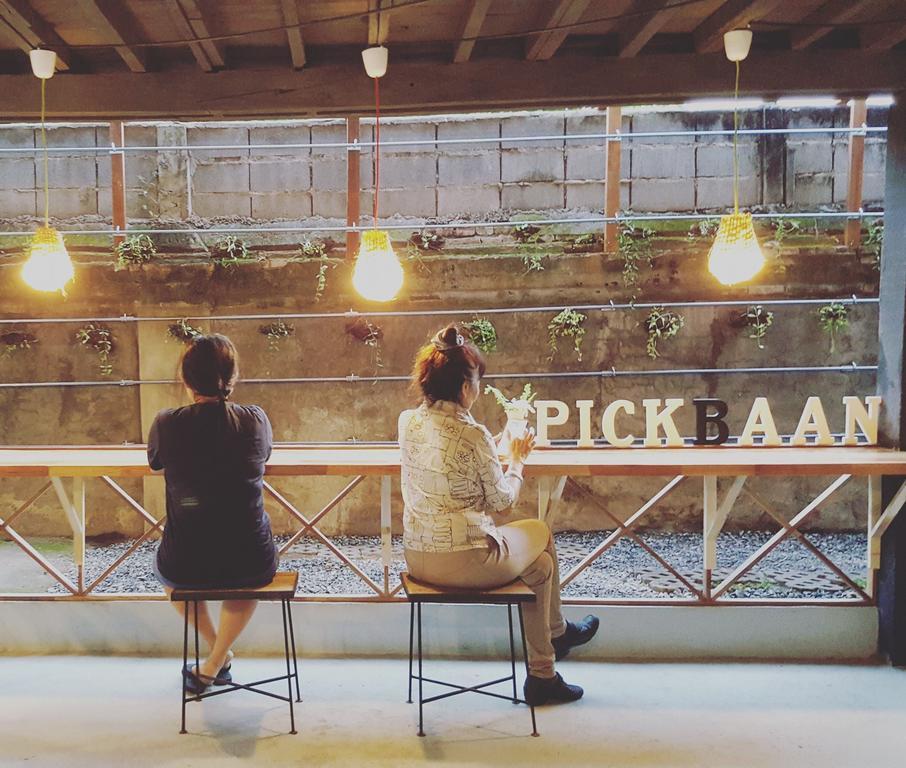 Pickbaan Hostel Ламфун Екстериор снимка