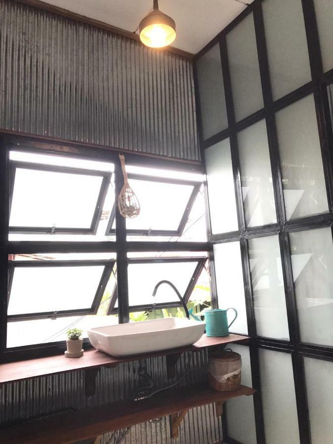 Pickbaan Hostel Ламфун Екстериор снимка