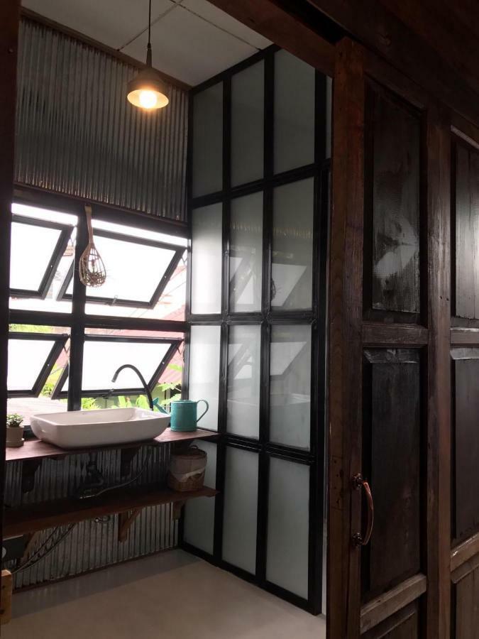 Pickbaan Hostel Ламфун Екстериор снимка