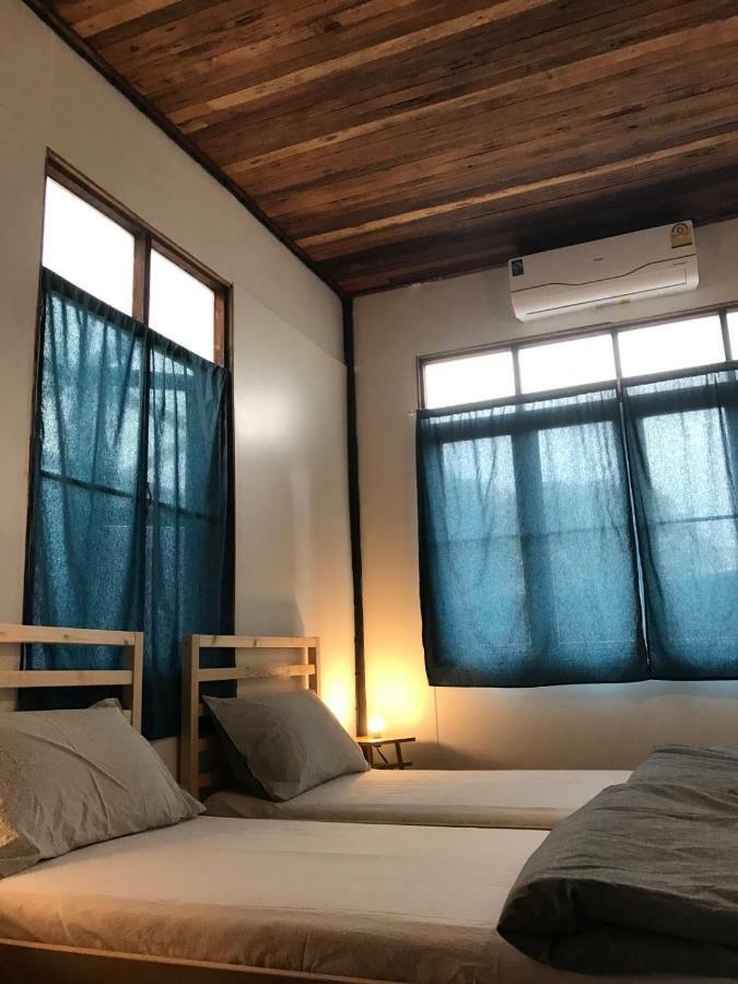 Pickbaan Hostel Ламфун Екстериор снимка