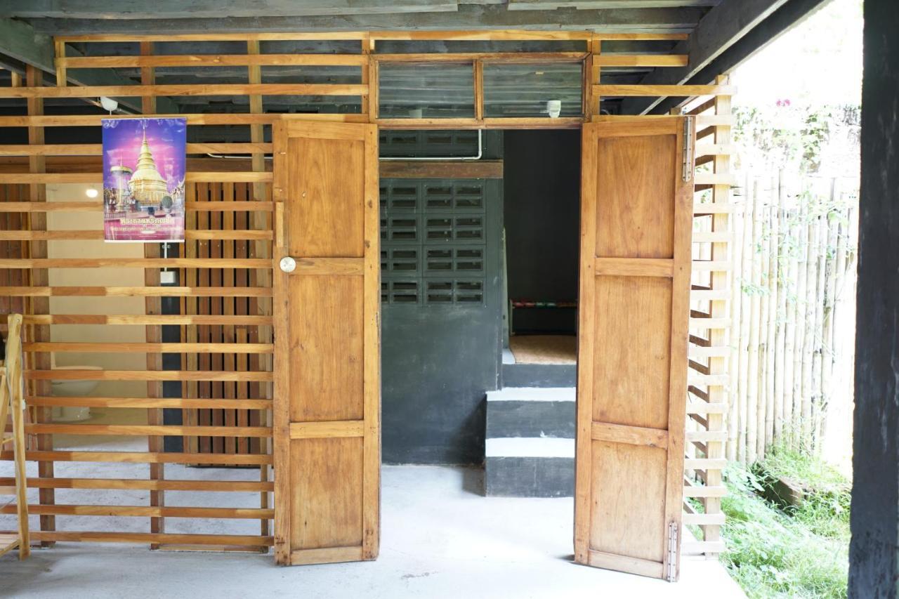Pickbaan Hostel Ламфун Екстериор снимка